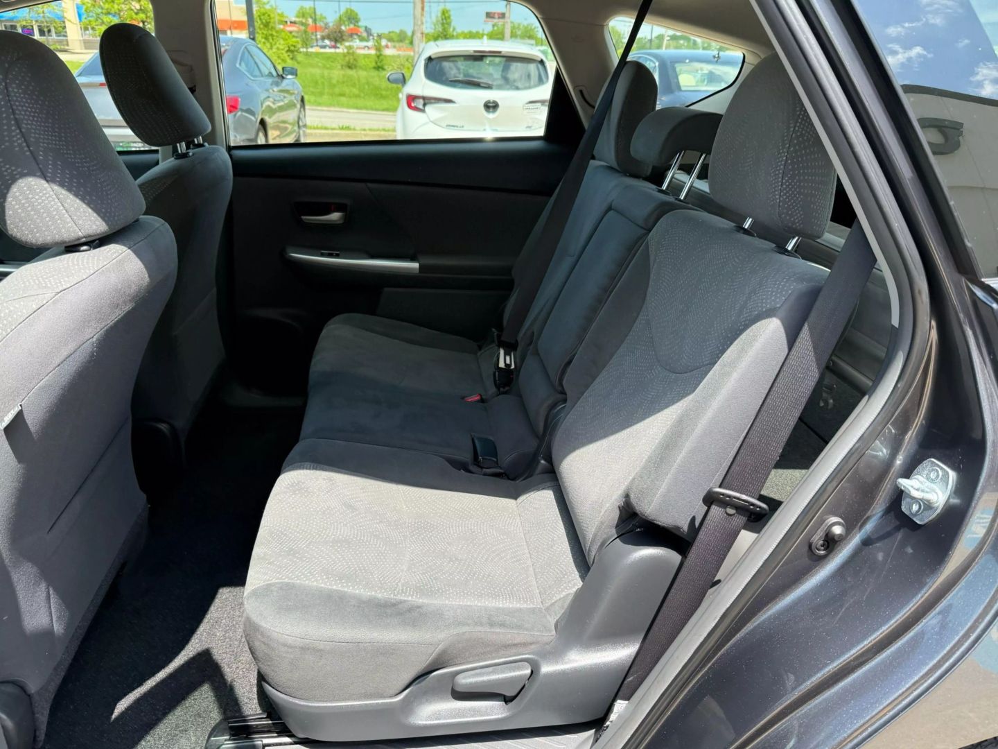 2014 Toyota Prius V - Image 20