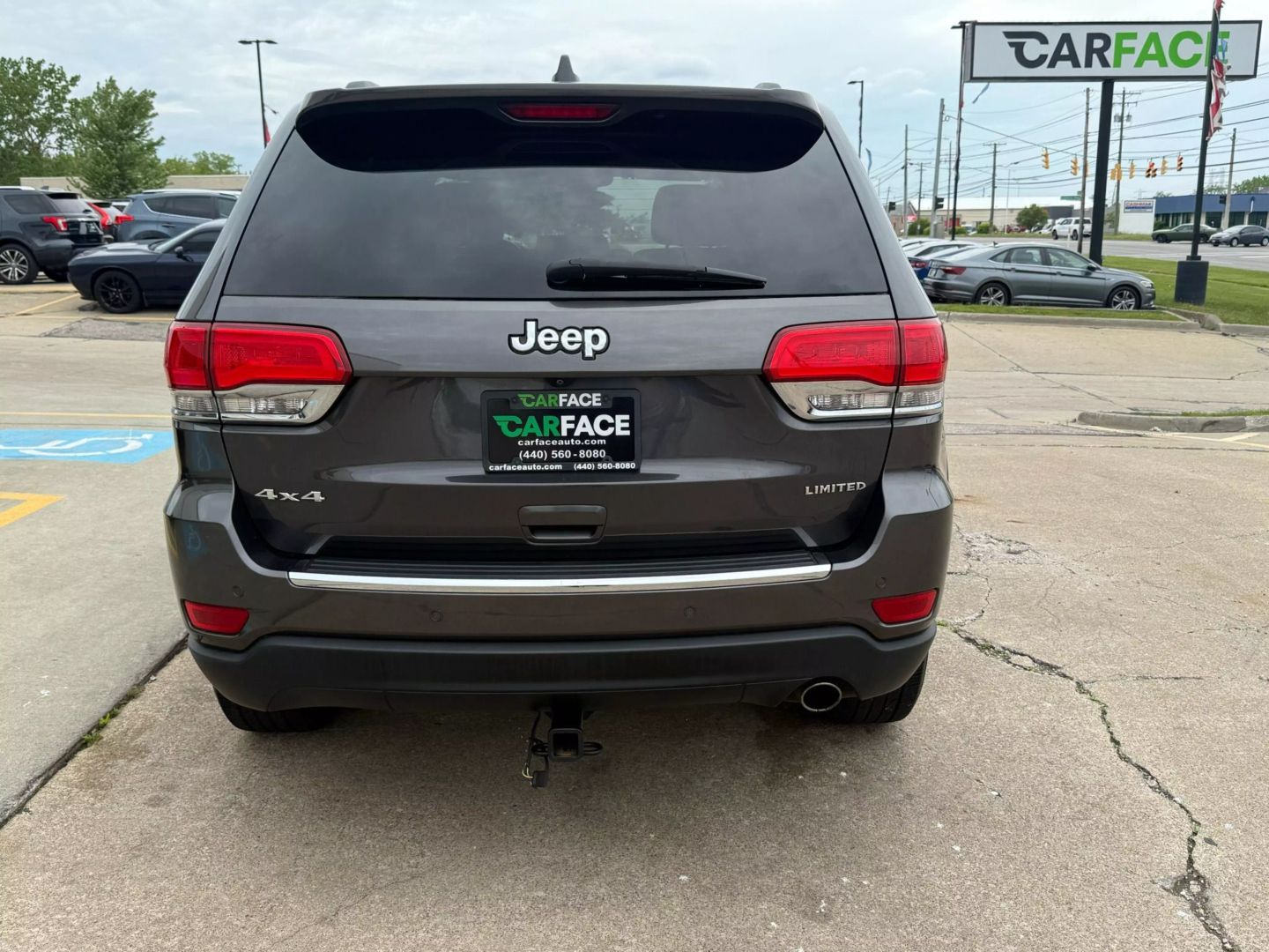 2018 Jeep Grand Cherokee - Image 10