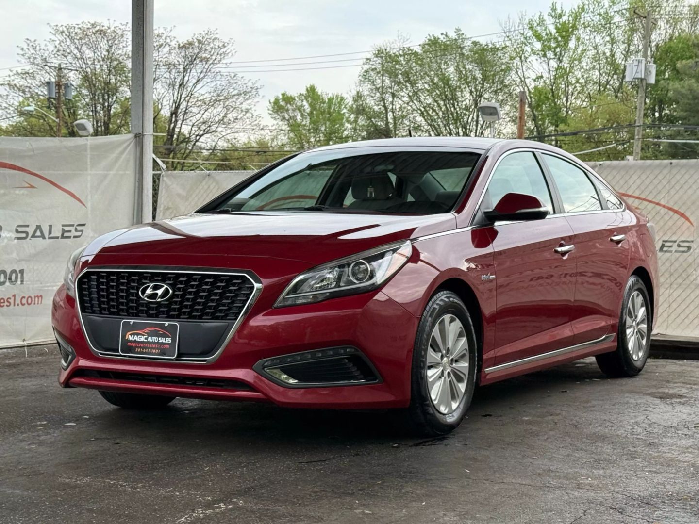 2016 Hyundai Sonata Hybrid - Image 3