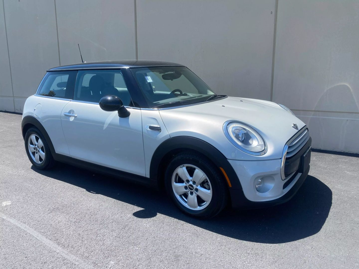 2014 MINI Cooper Base's photo