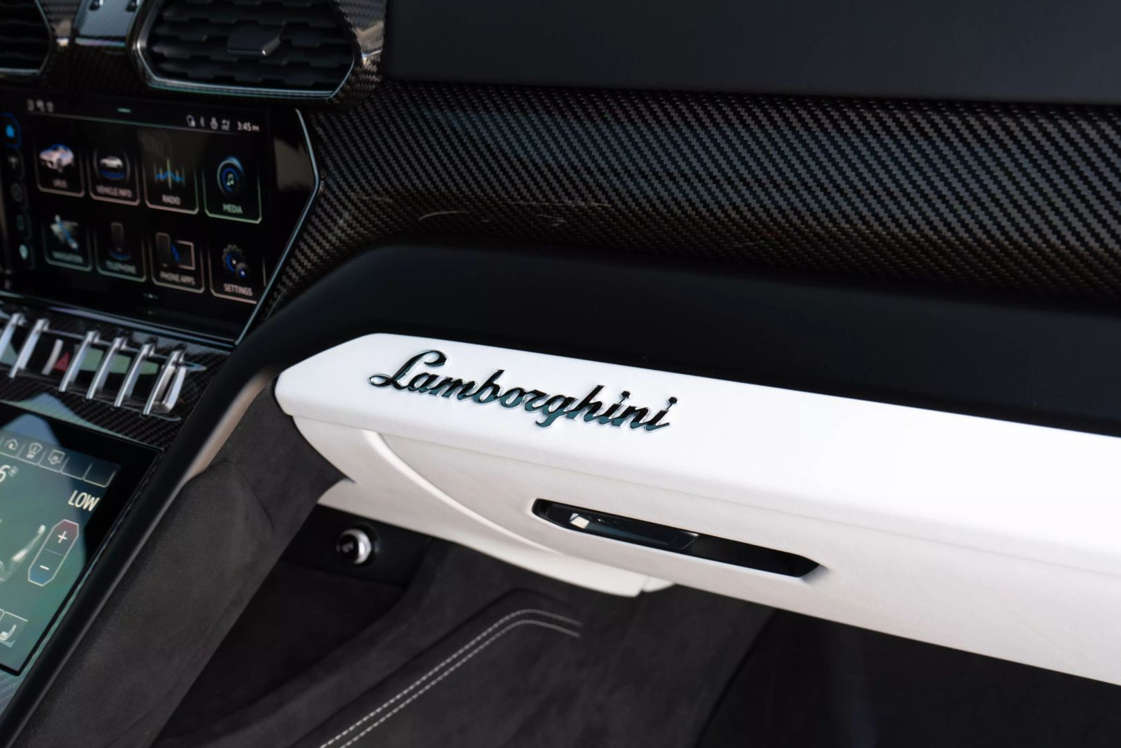 2024 Lamborghini Urus - Image 56