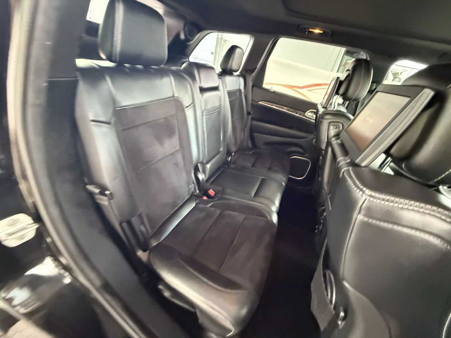 2014 Jeep Grand Cherokee - Image 27