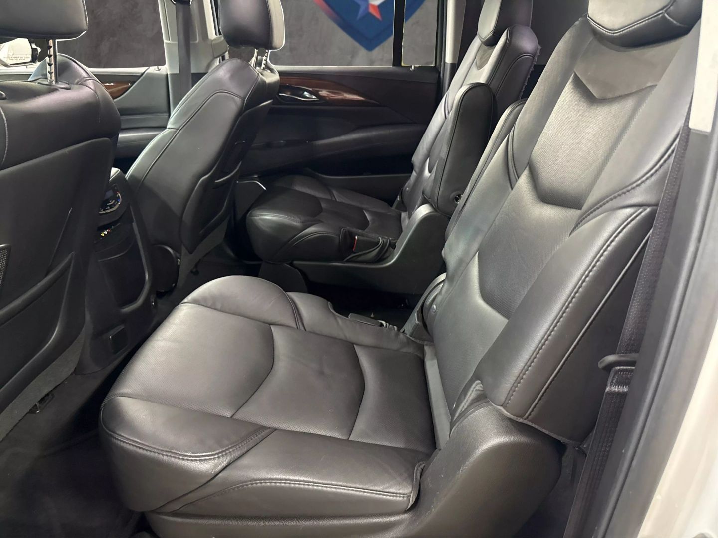 2016 Cadillac Escalade Esv - Image 33
