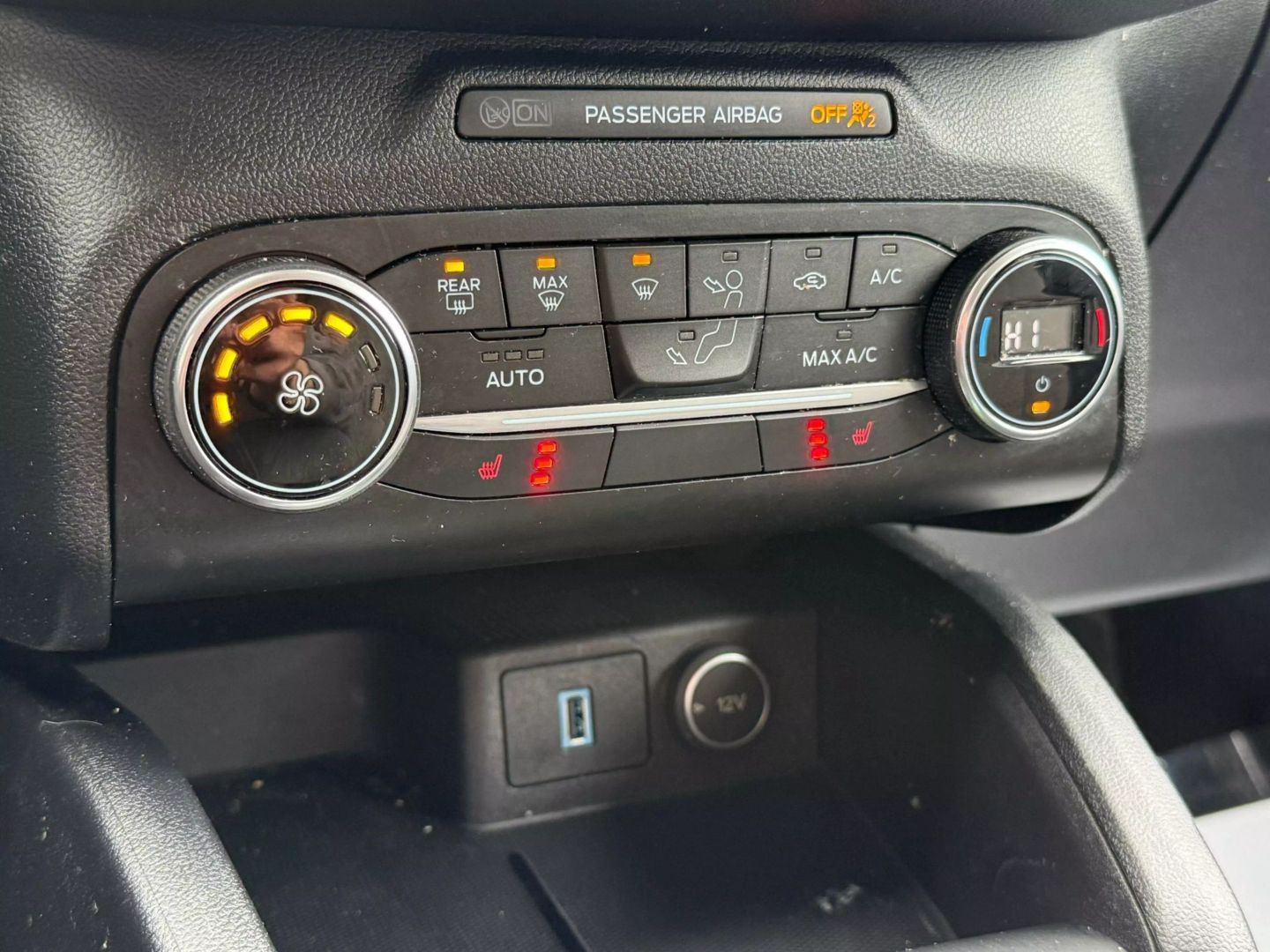 2020 Ford Escape - Image 38