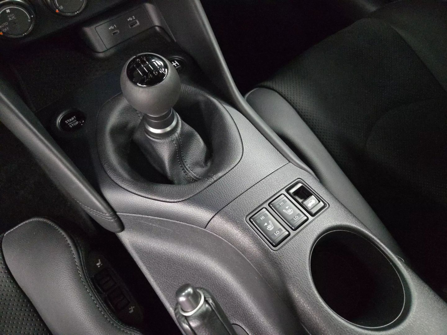 2024 Nissan Z - Image 14