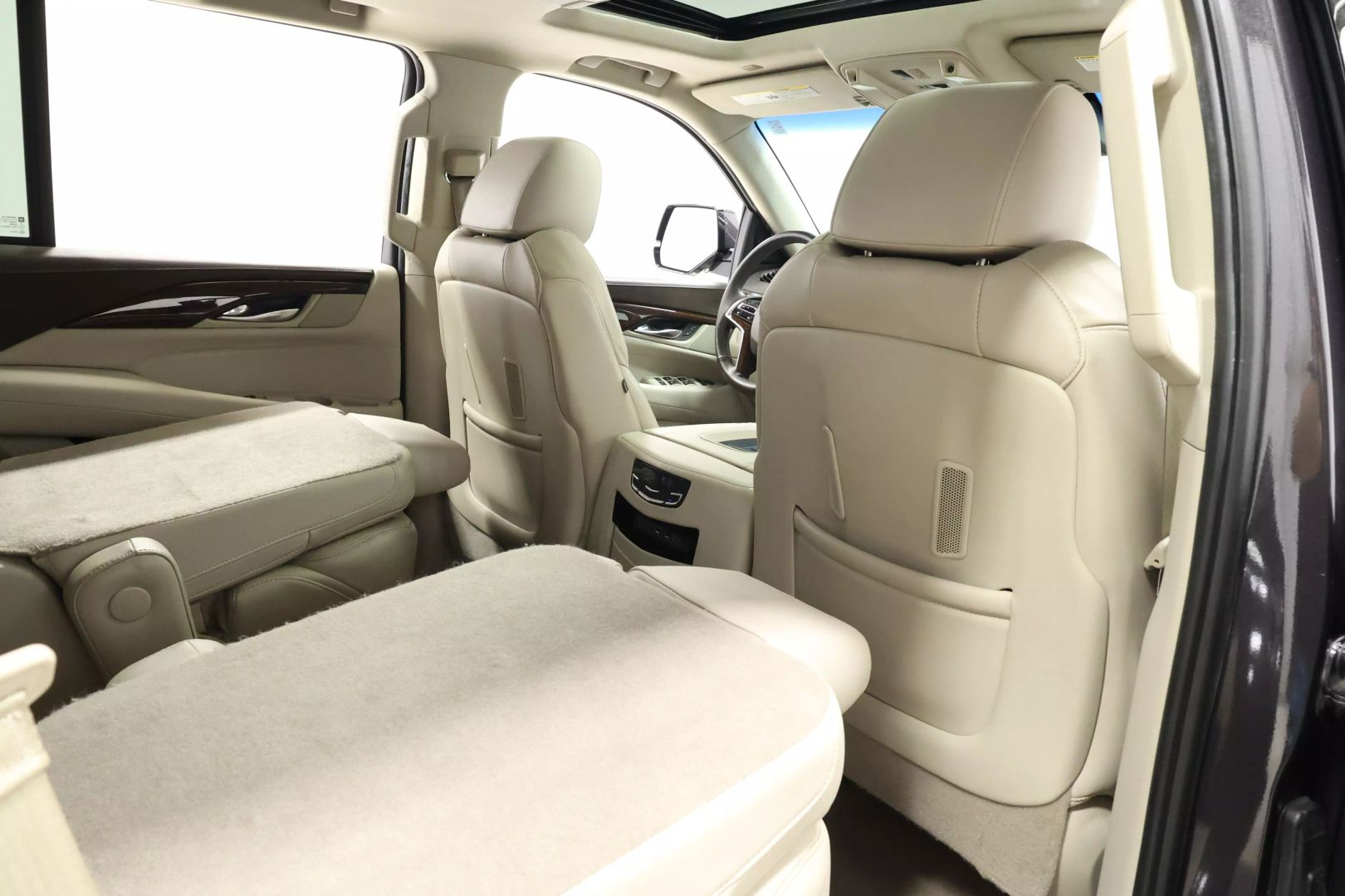 2017 Cadillac Escalade - Image 83