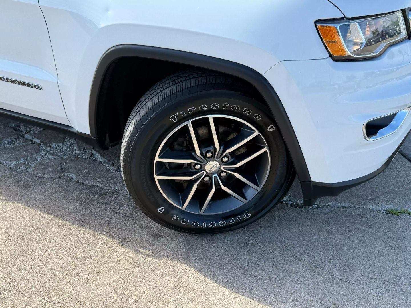 2017 Jeep Grand Cherokee - Image 65