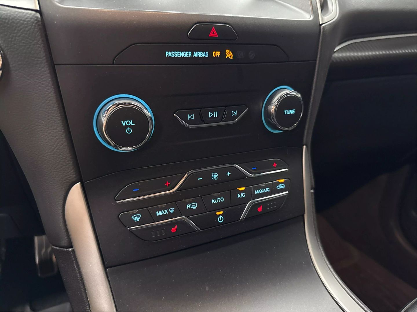 2020 Ford Edge - Image 30