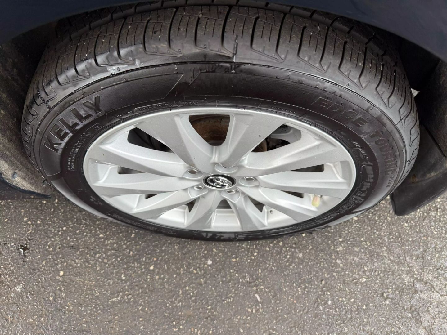 2019 Toyota Camry - Image 39