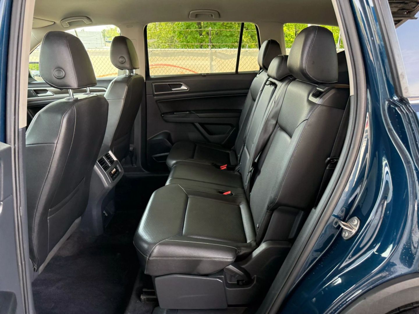 2018 Volkswagen Atlas - Image 18