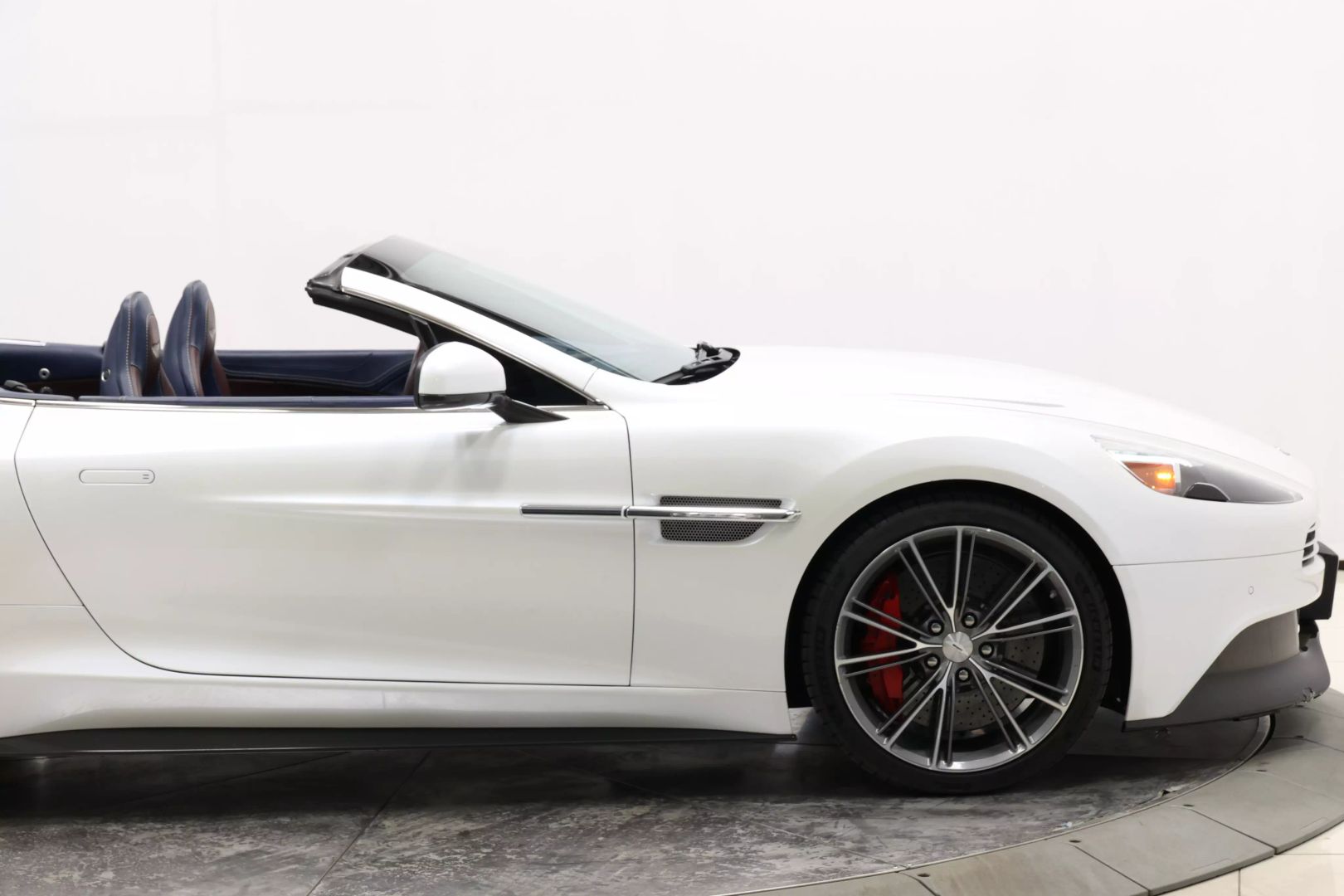 2015 Aston Martin Vanquish - Image 56