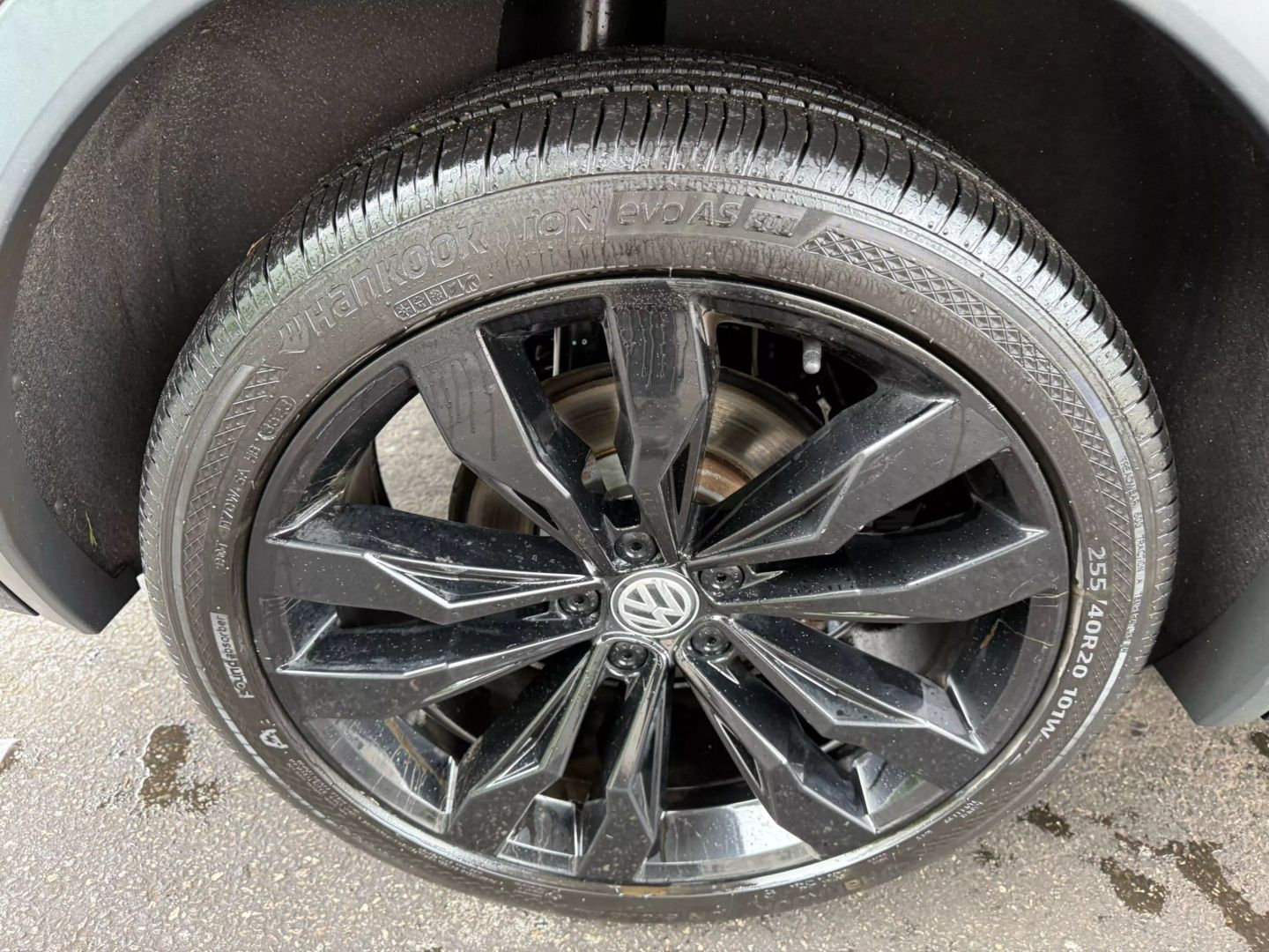 2021 Volkswagen Tiguan - Image 49