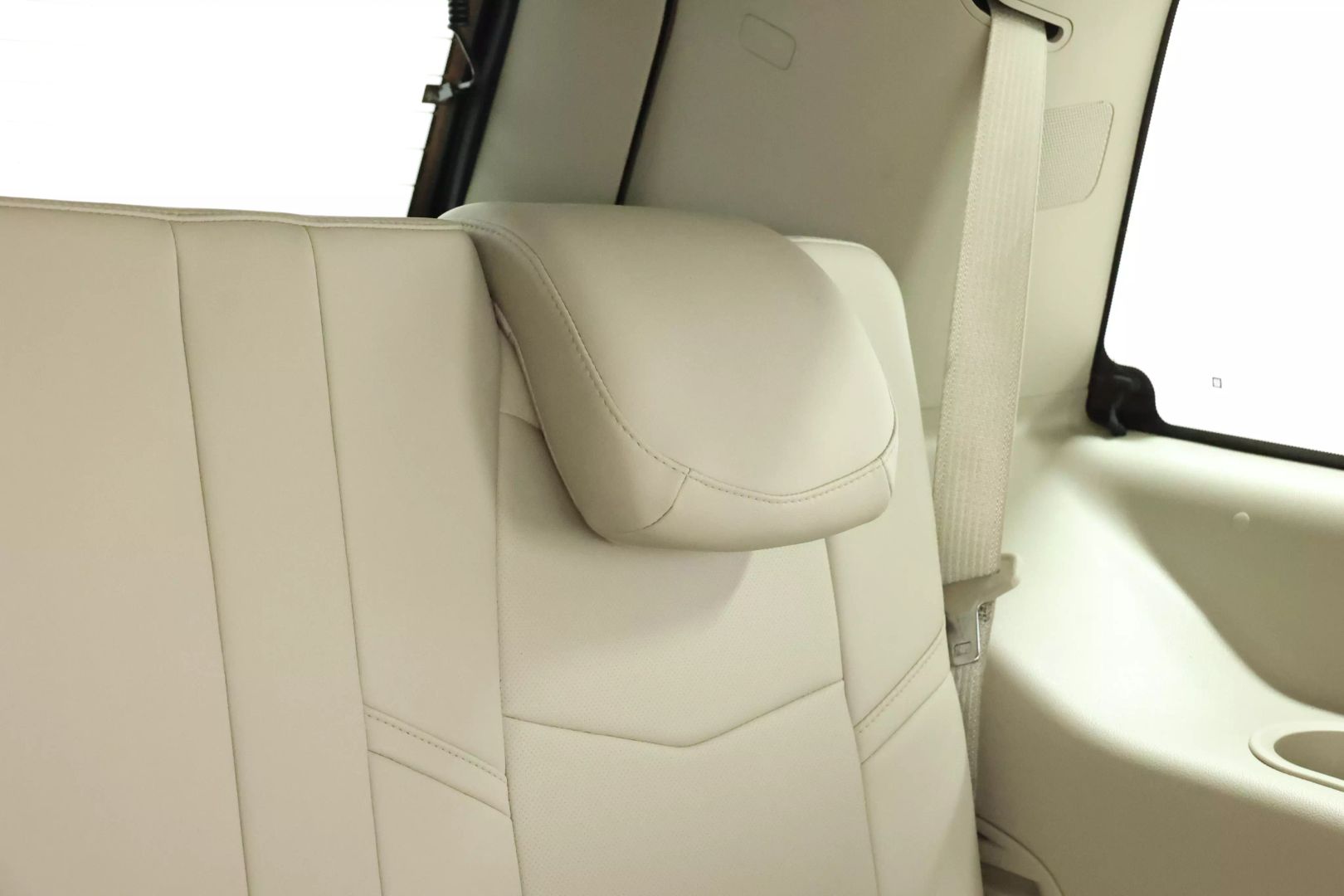 2017 Cadillac Escalade - Image 78