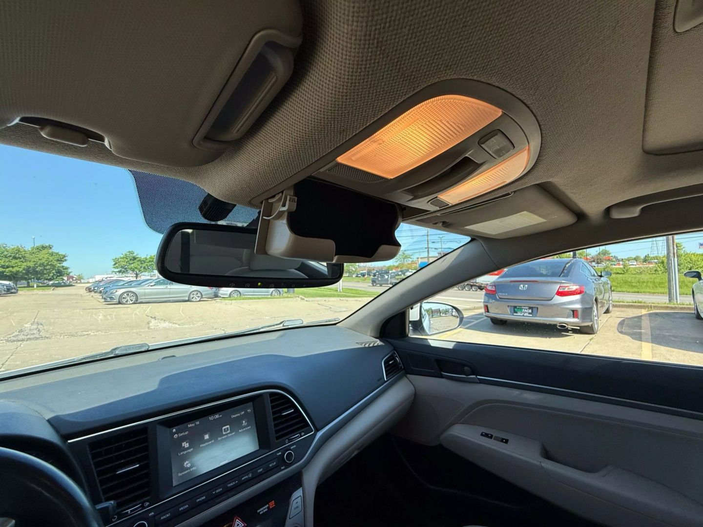 2018 Hyundai Elantra - Image 46