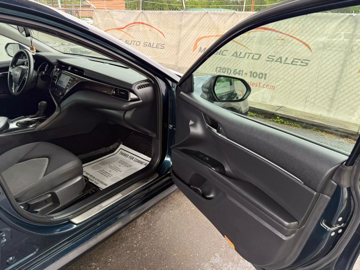 2019 Toyota Camry - Image 24