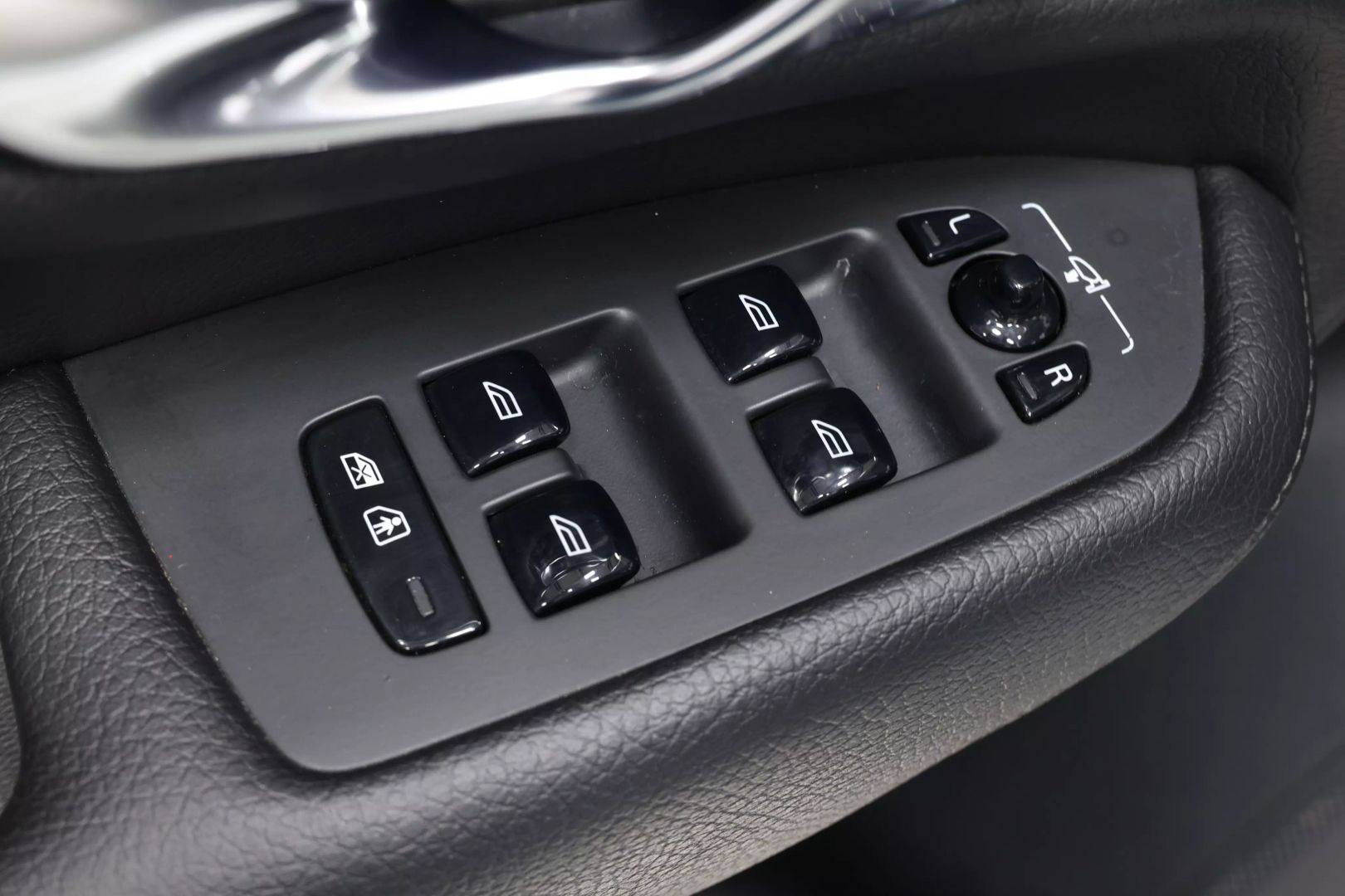 2022 Volvo Xc90 - Image 10