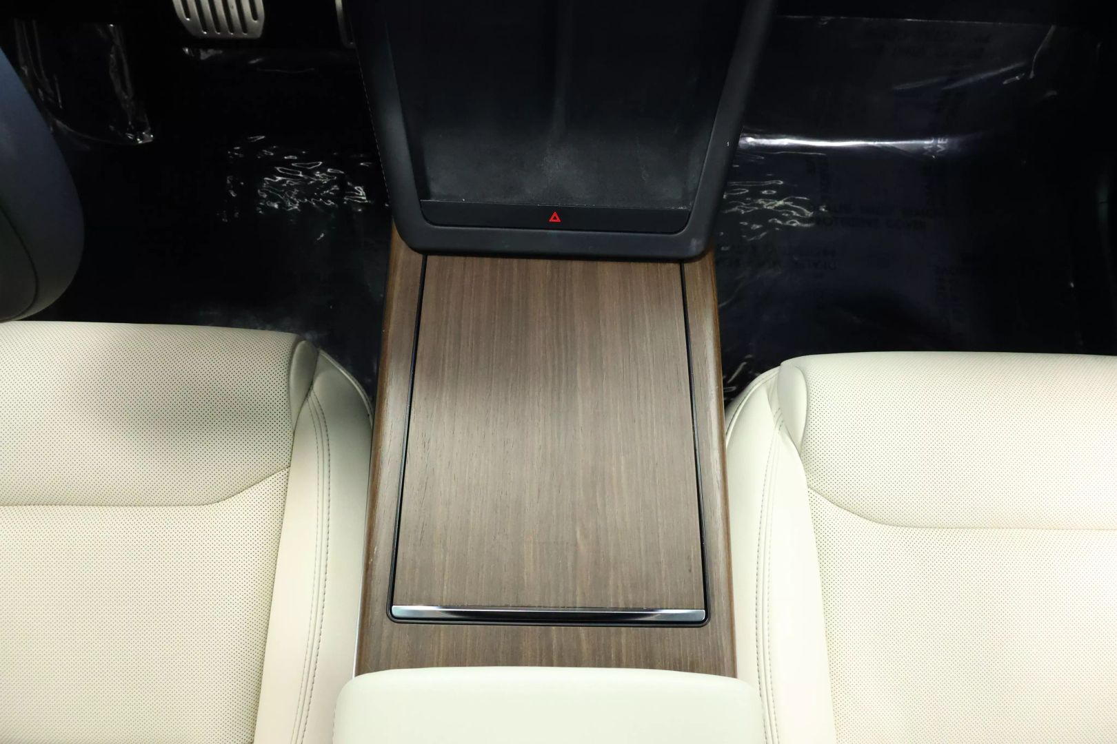 2023 Tesla Model X - Image 35