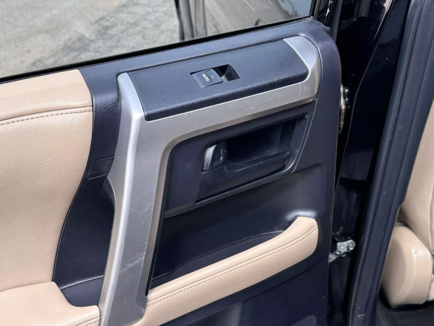 2013 Toyota 4runner - Image 16