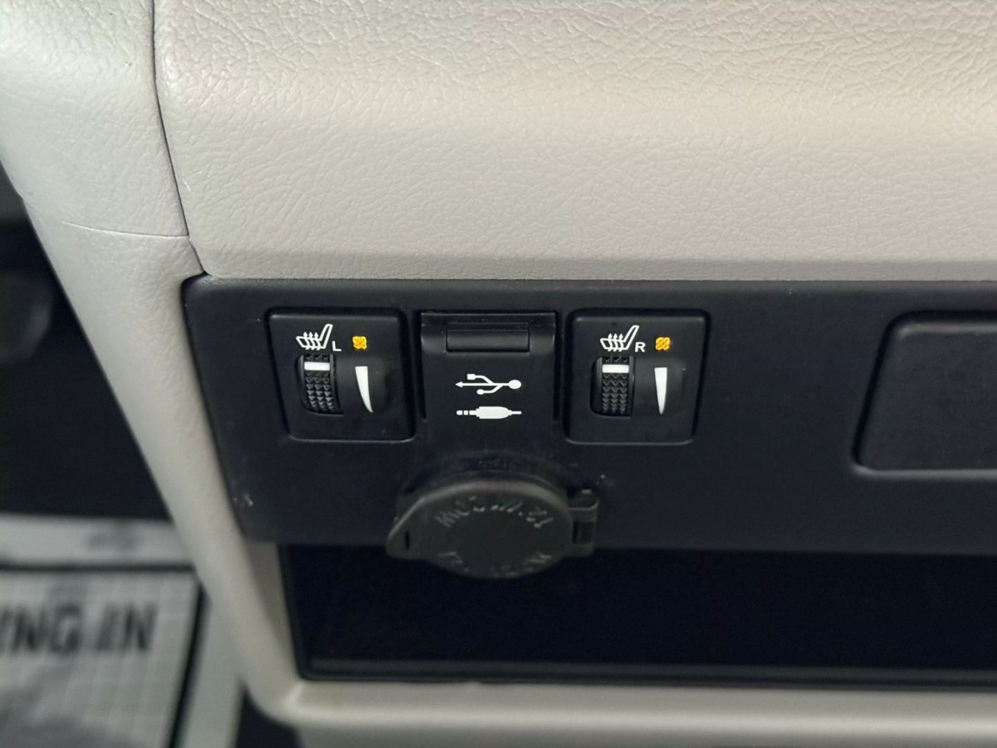 2020 Toyota Sienna - Image 29
