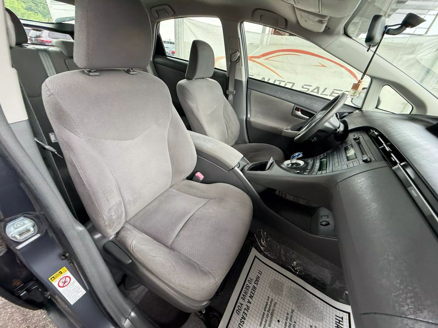 2010 Toyota Prius - Image 26