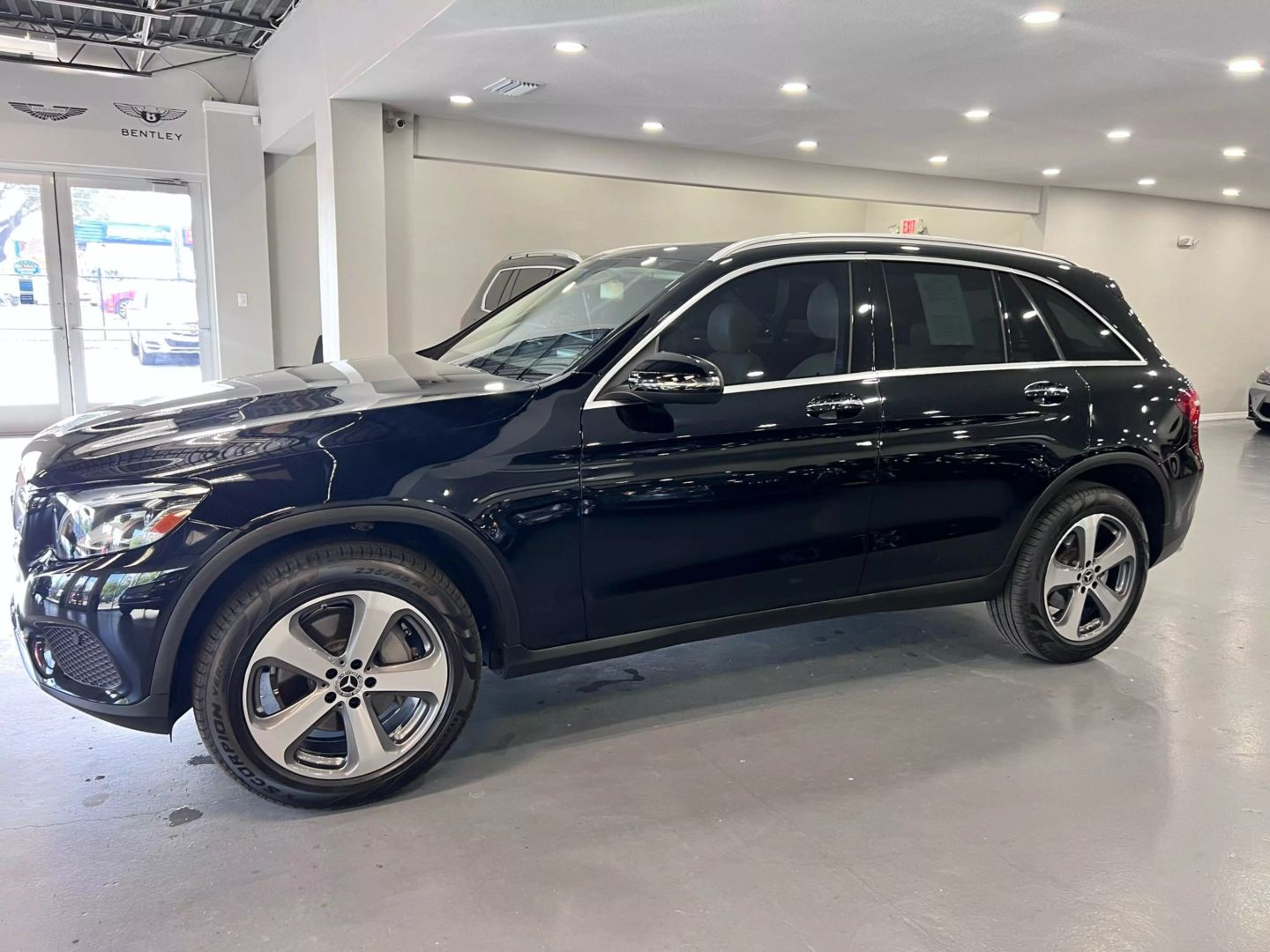 2019 Mercedes-benz Glc Glc 300 Sport Utility 4d - Image 4