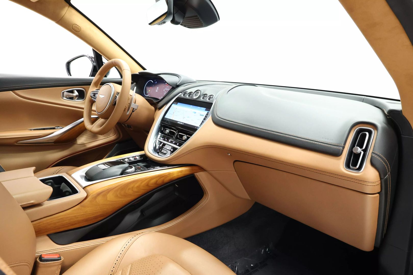2021 Aston Martin Dbx - Image 103