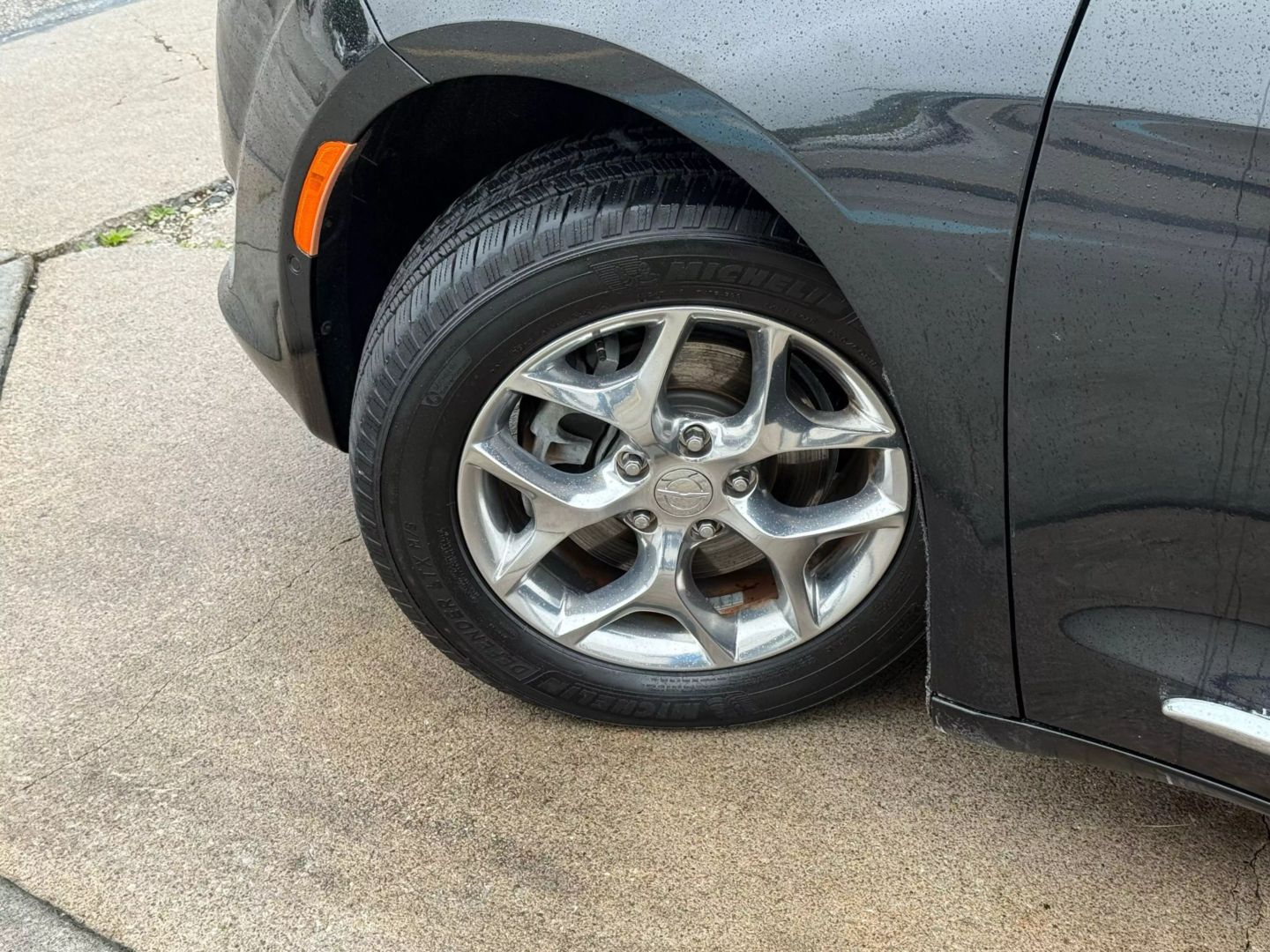 2017 Chrysler Pacifica - Image 70