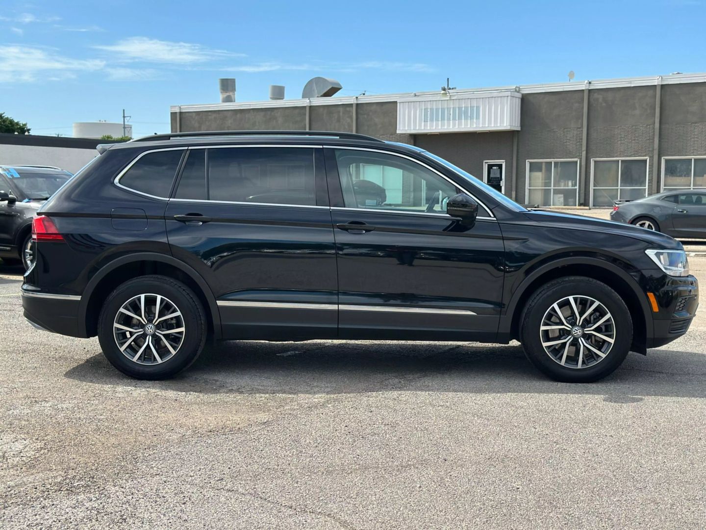 2020 Volkswagen Tiguan - Image 8