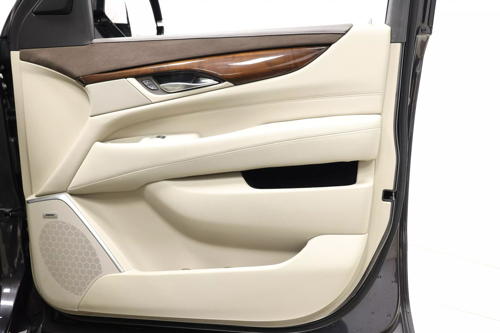 2017 Cadillac Escalade - Image 101