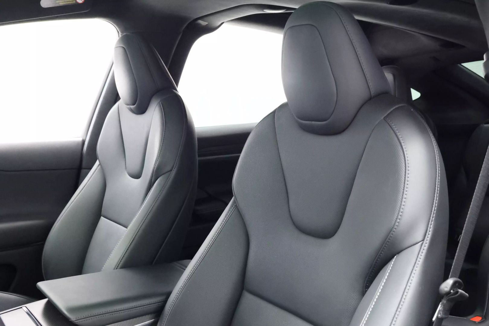 2022 Tesla Model X - Image 14