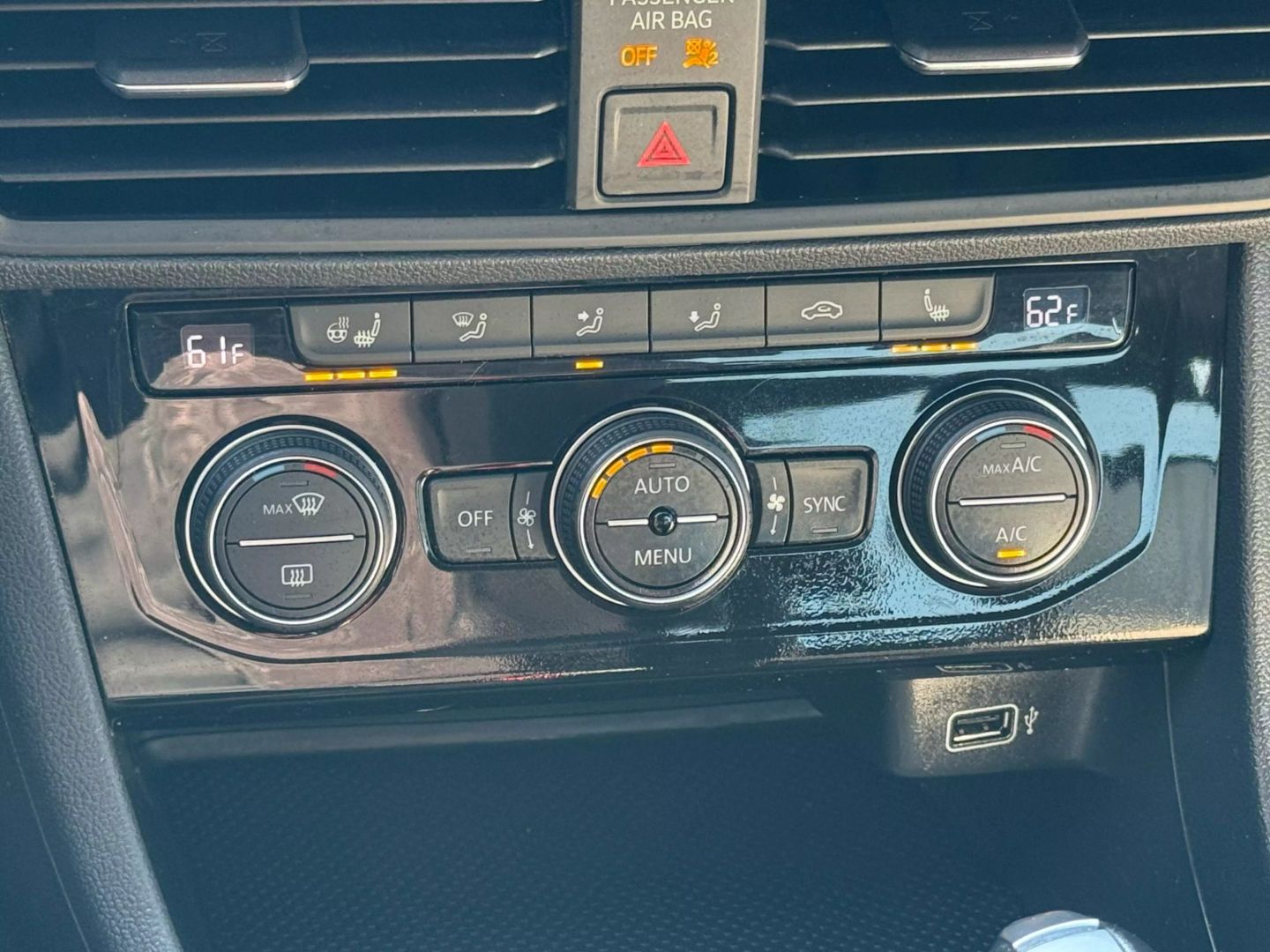 2019 Volkswagen Jetta - Image 39