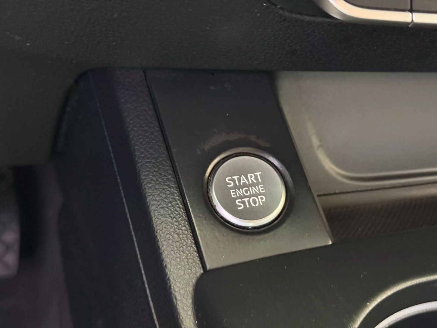 2017 Audi A4 - Image 32