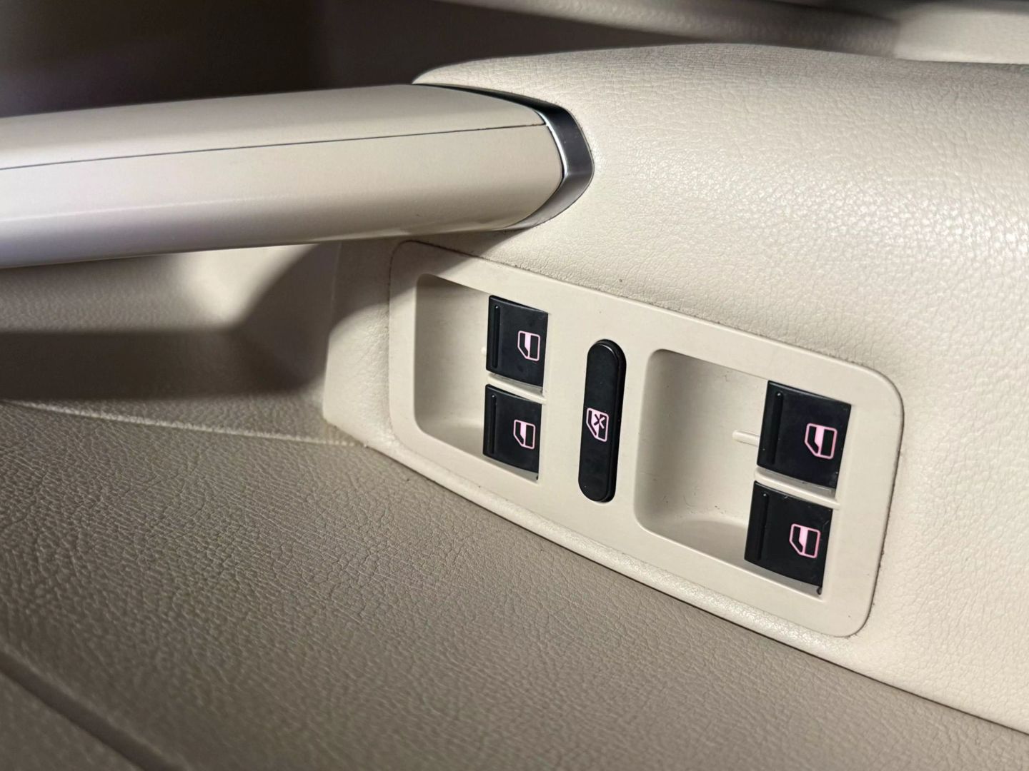2019 Volkswagen Passat - Image 45