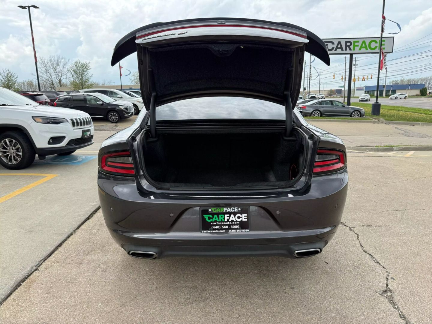 2018 Dodge Charger - Image 12