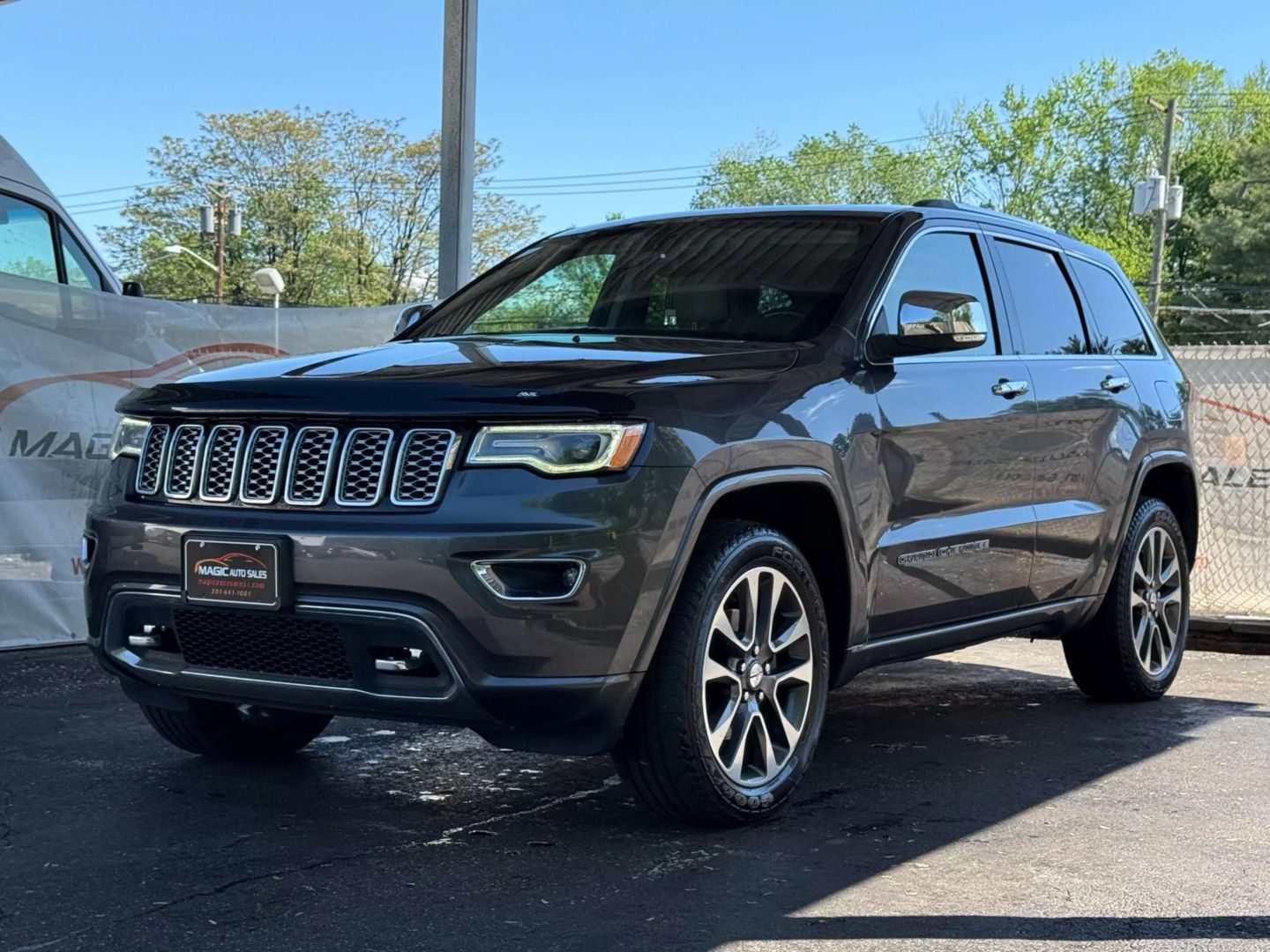 2018 Jeep Grand Cherokee - Image 3