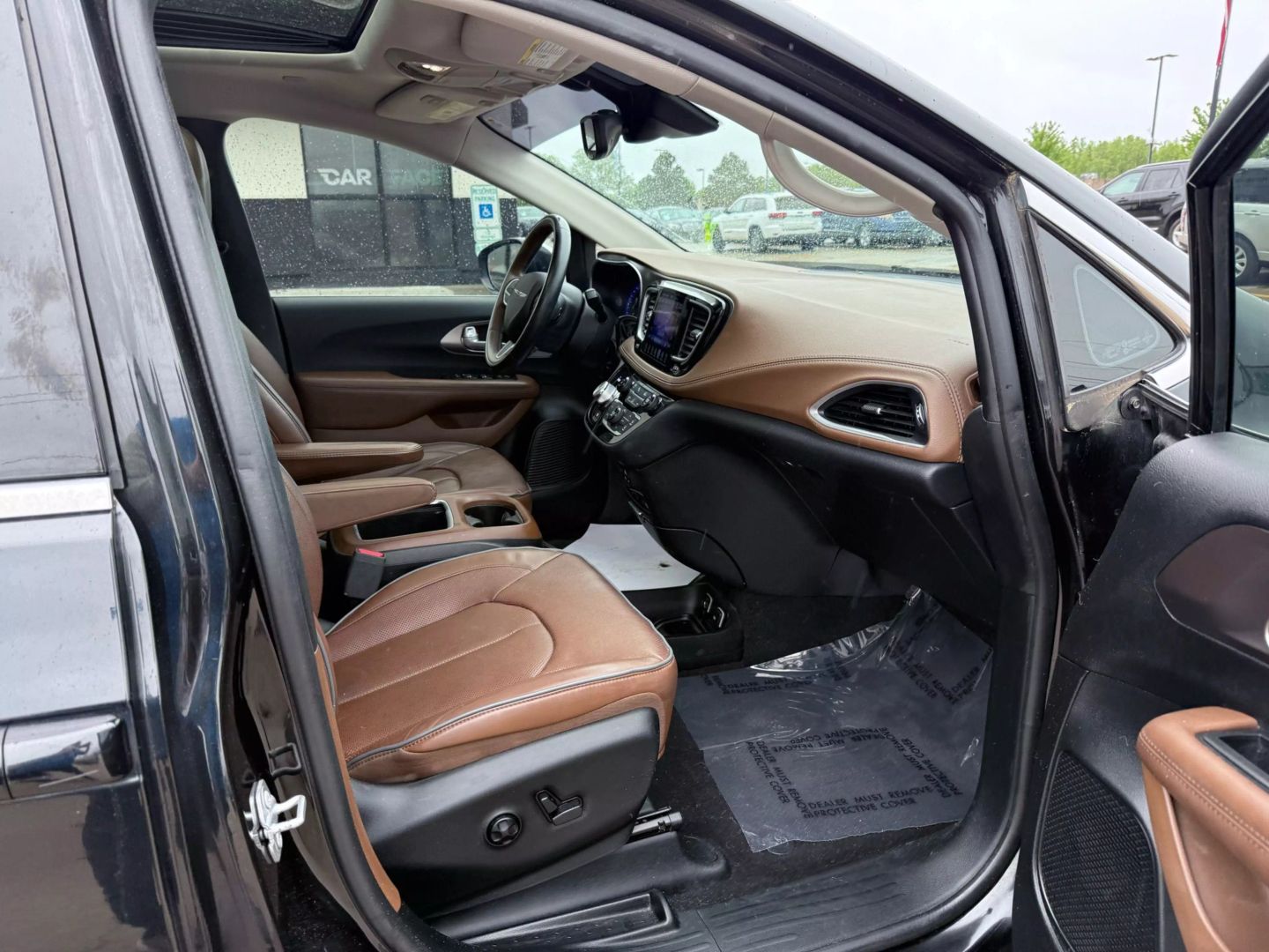 2017 Chrysler Pacifica - Image 36