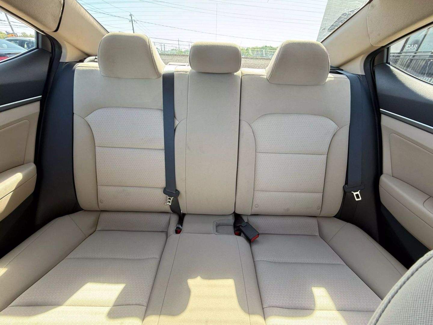 2018 Hyundai Elantra - Image 44