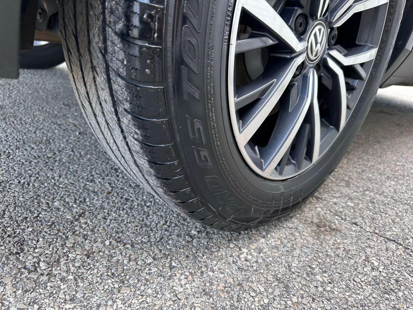2020 Volkswagen Tiguan - Image 30