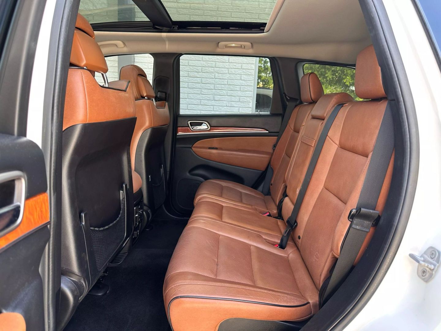 2011 Jeep Grand Cherokee - Image 18