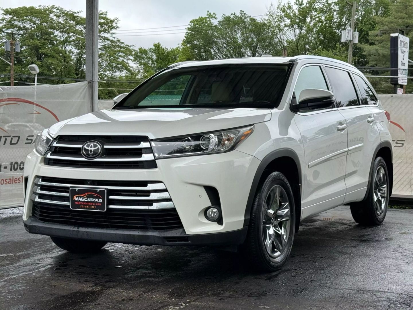 2018 Toyota Highlander - Image 3