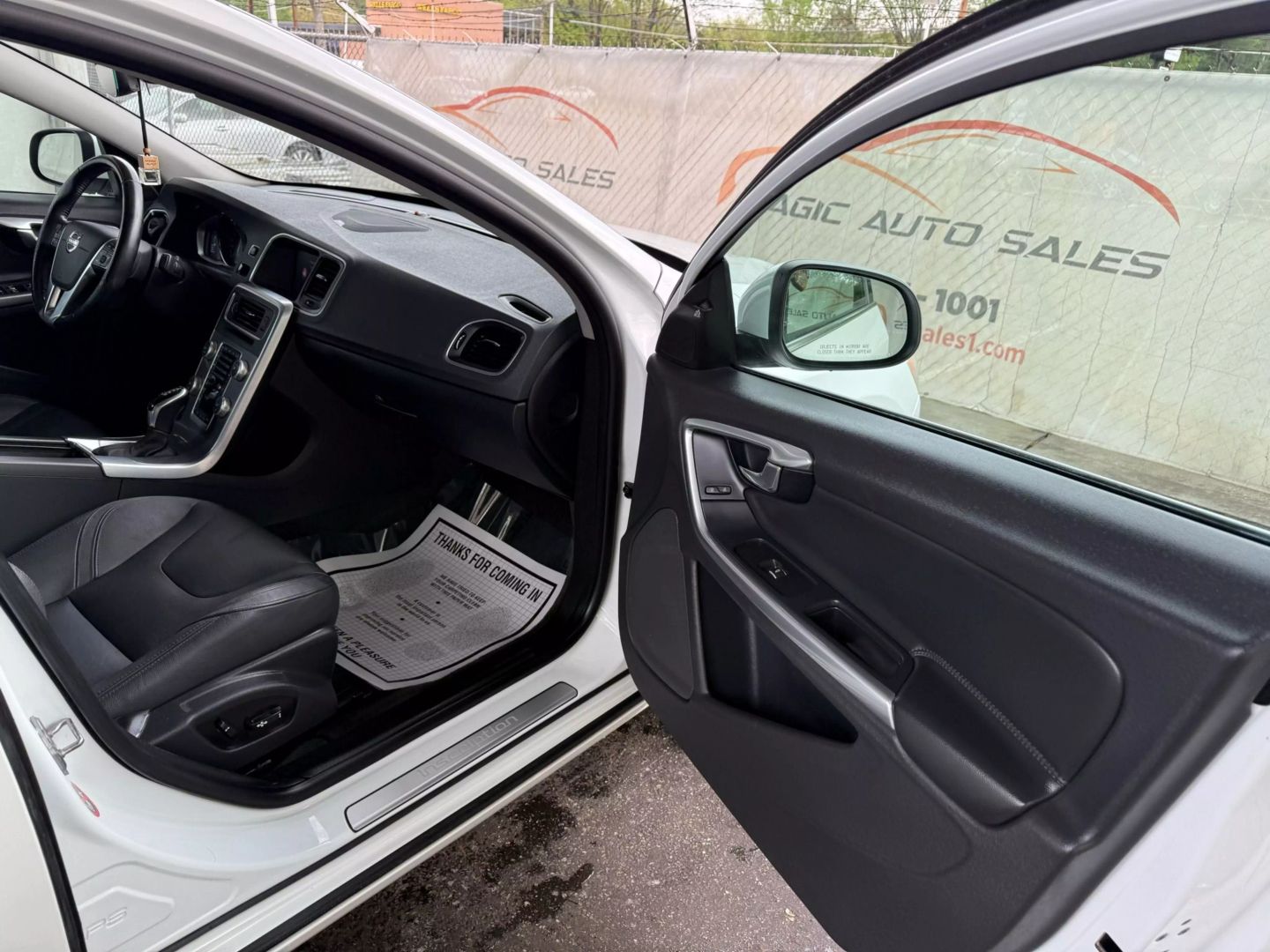 2017 Volvo S60 - Image 24