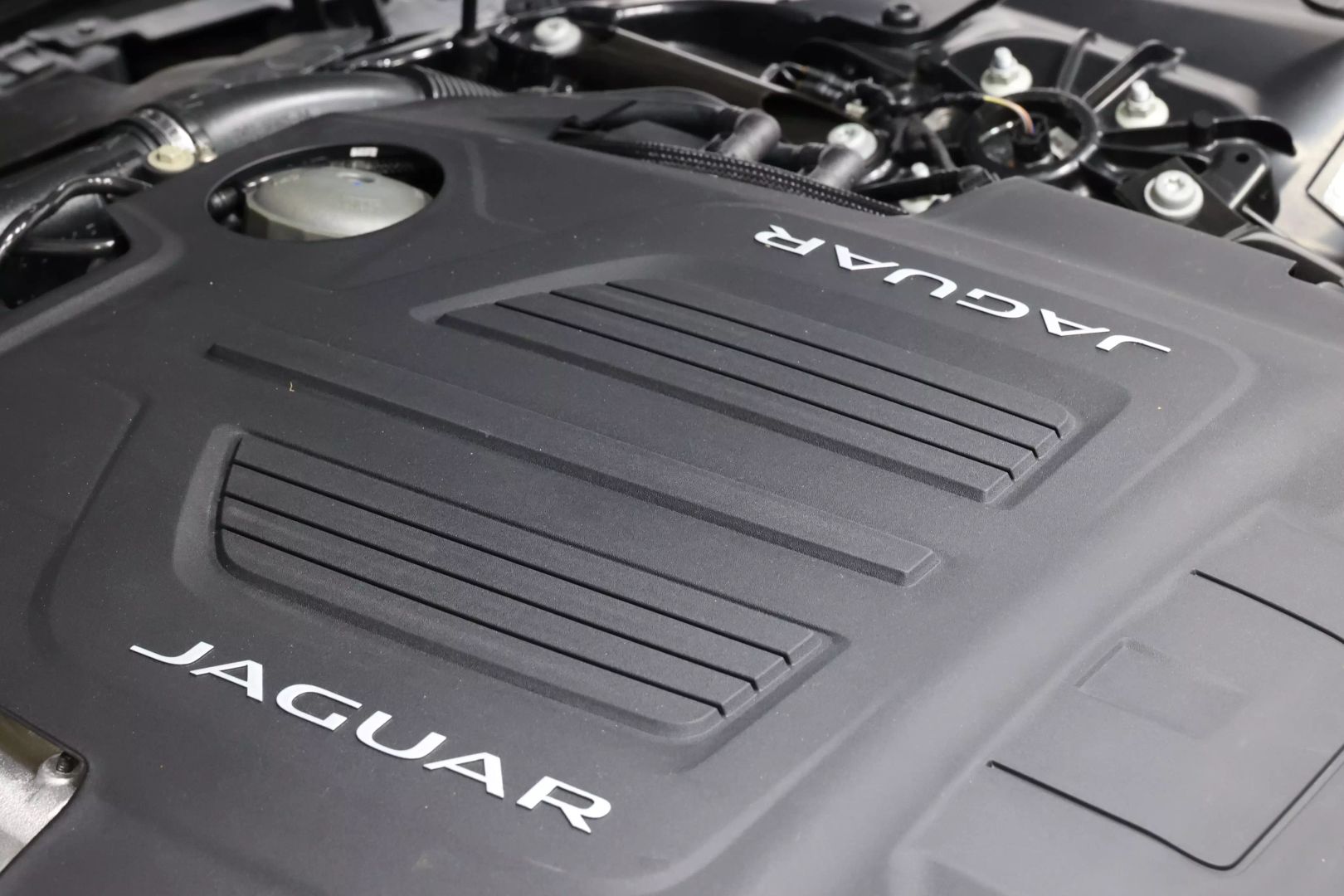 2024 Jaguar F-type - Image 77