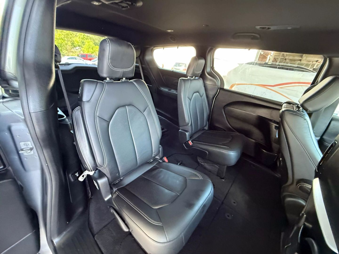 2019 Chrysler Pacifica - Image 26