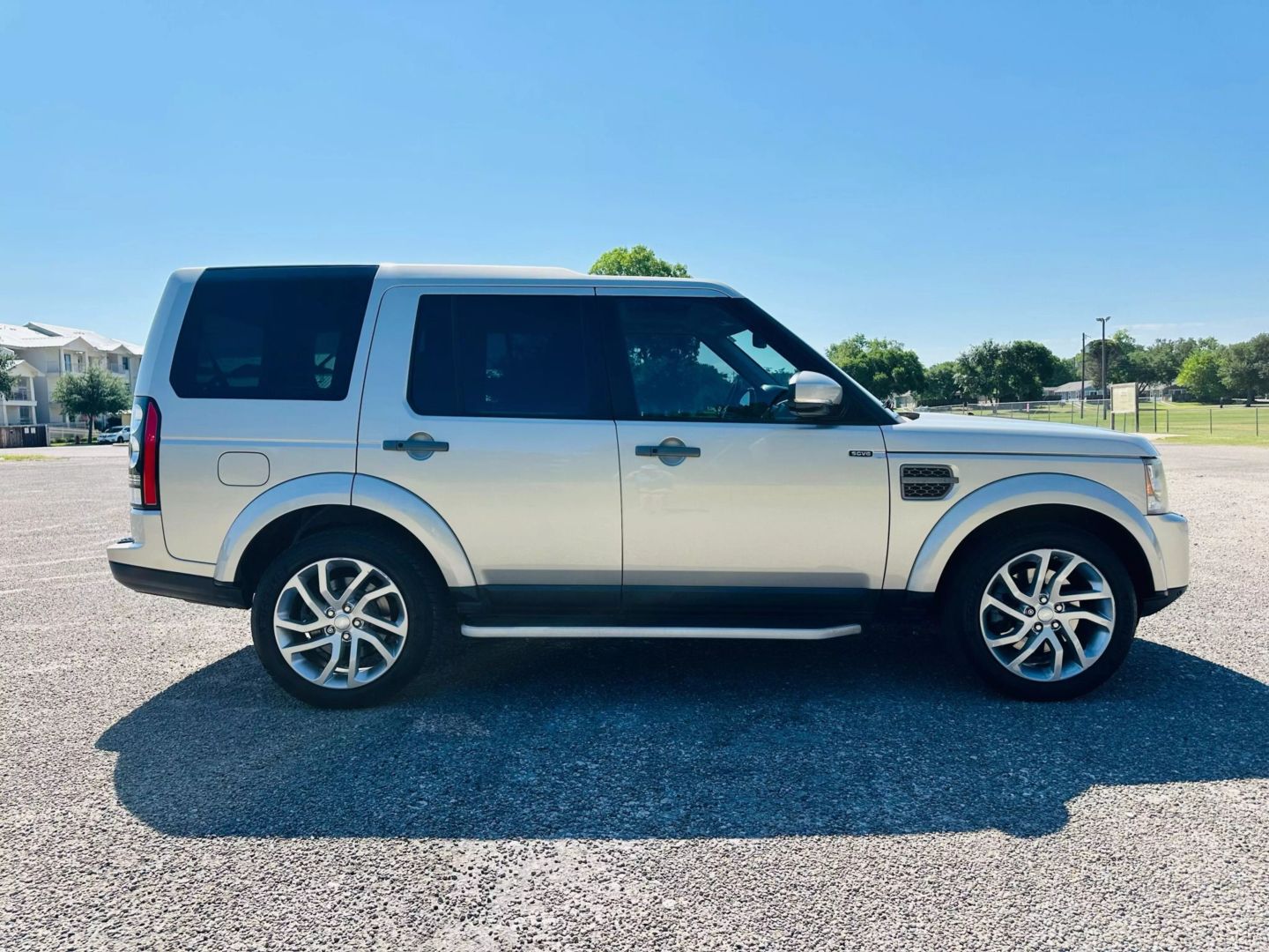 2016 Land Rover Lr4 - Image 5
