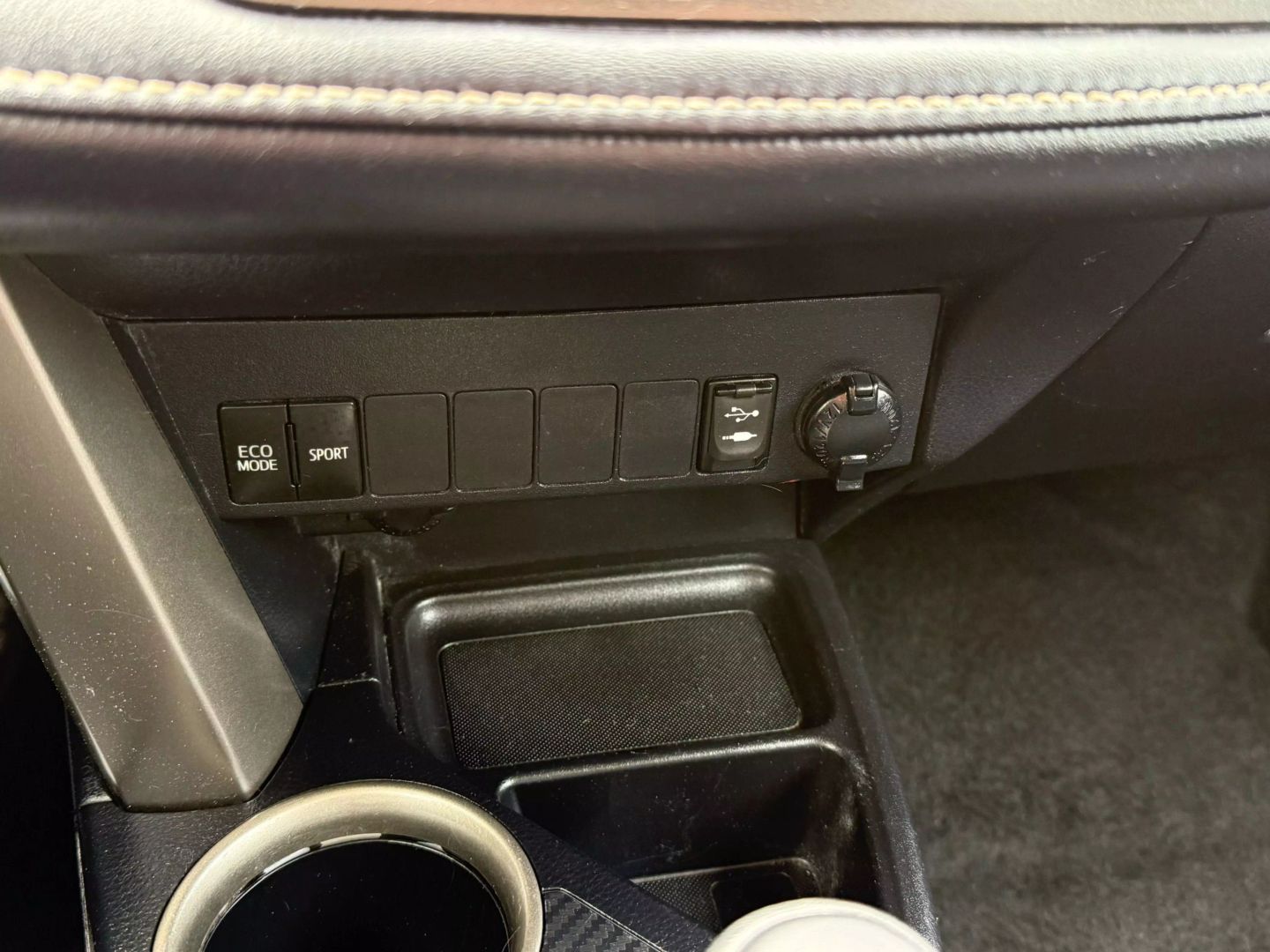 2013 Toyota Rav4 - Image 35