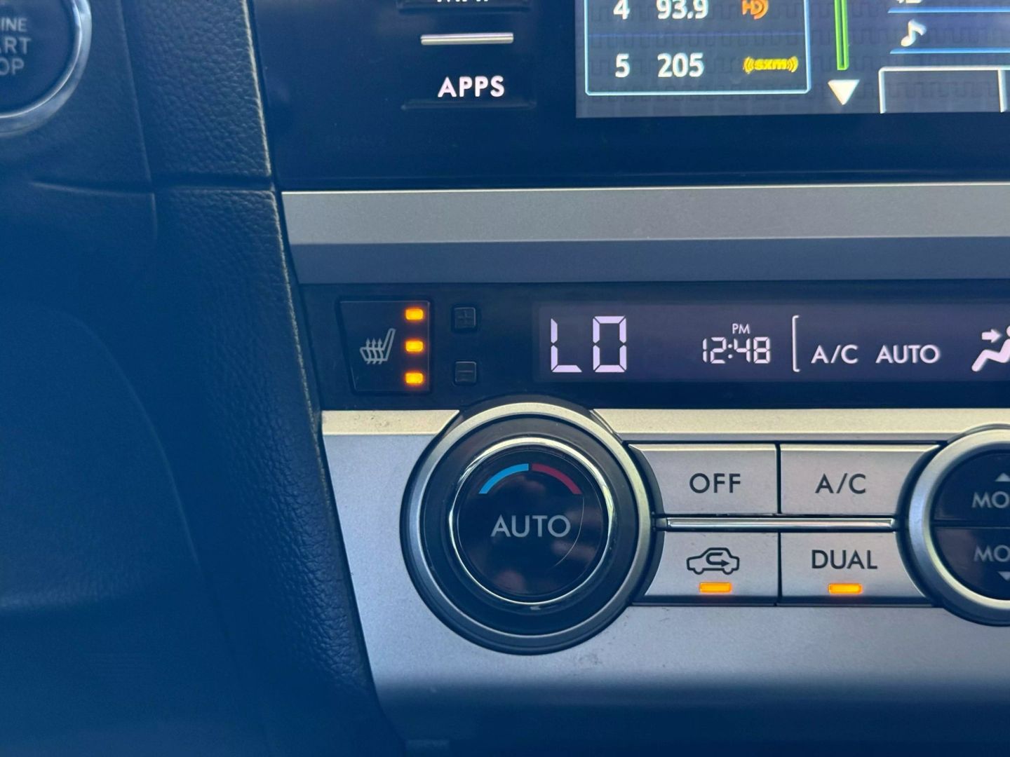 2015 Subaru Legacy - Image 30