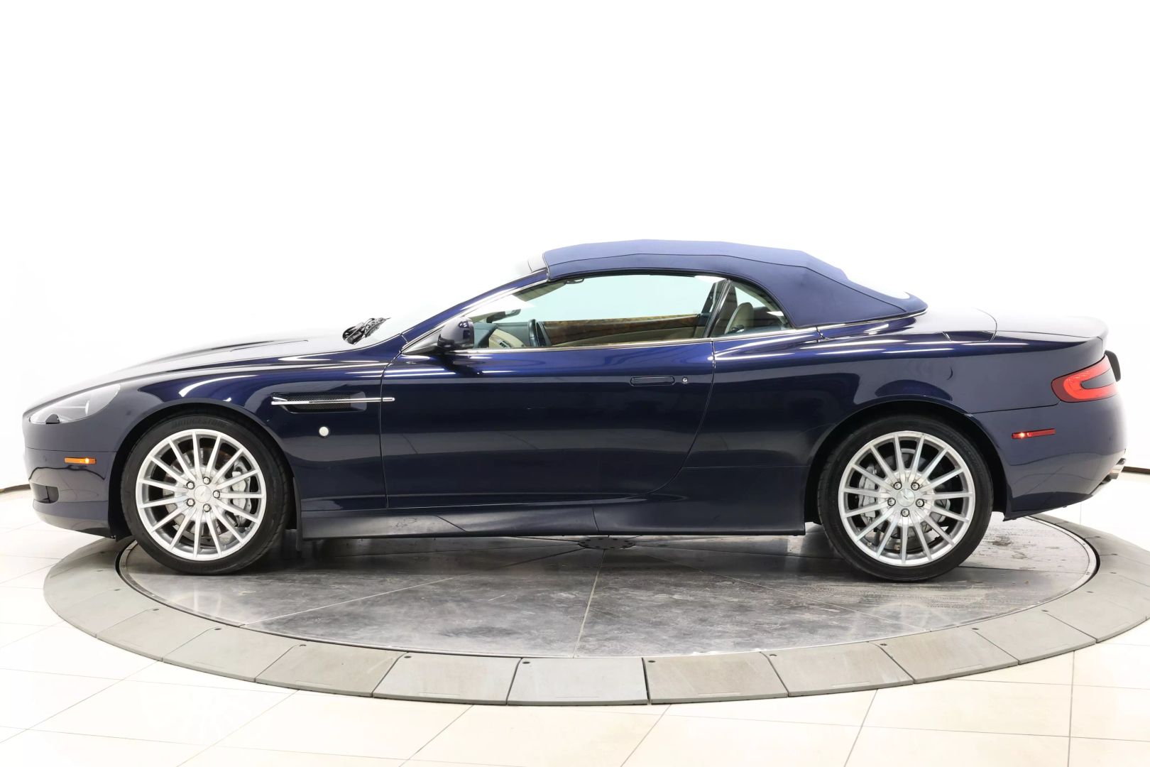 2008 Aston Martin Db9 - Image 90