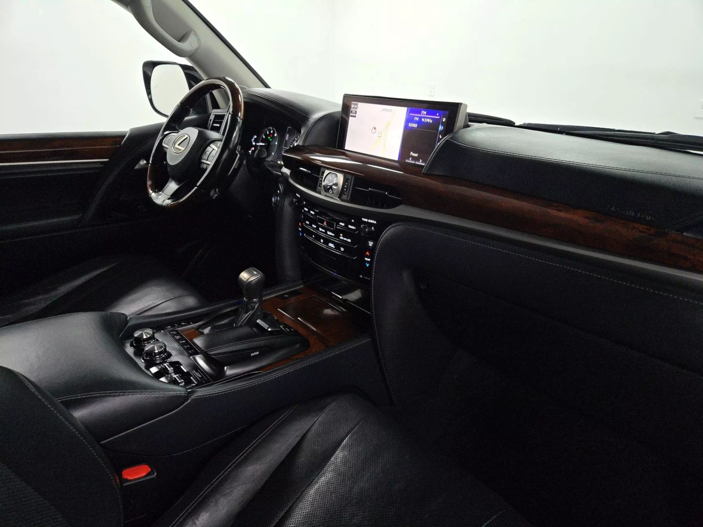 2018 Lexus Lx - Image 31