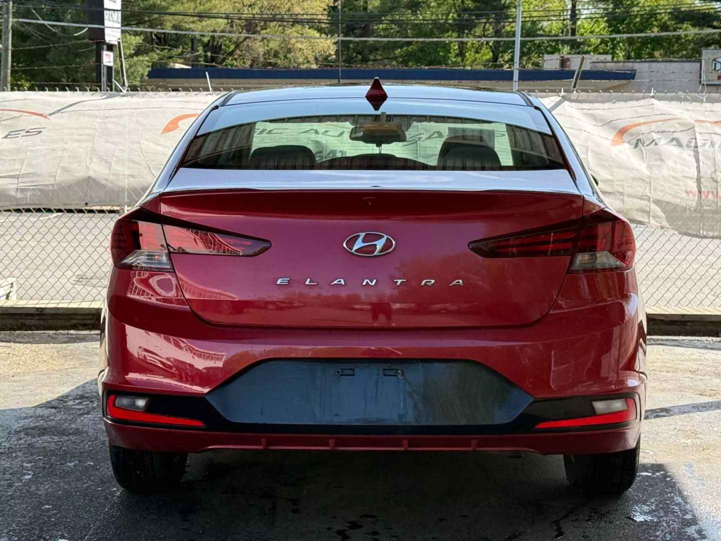 2019 Hyundai Elantra - Image 10