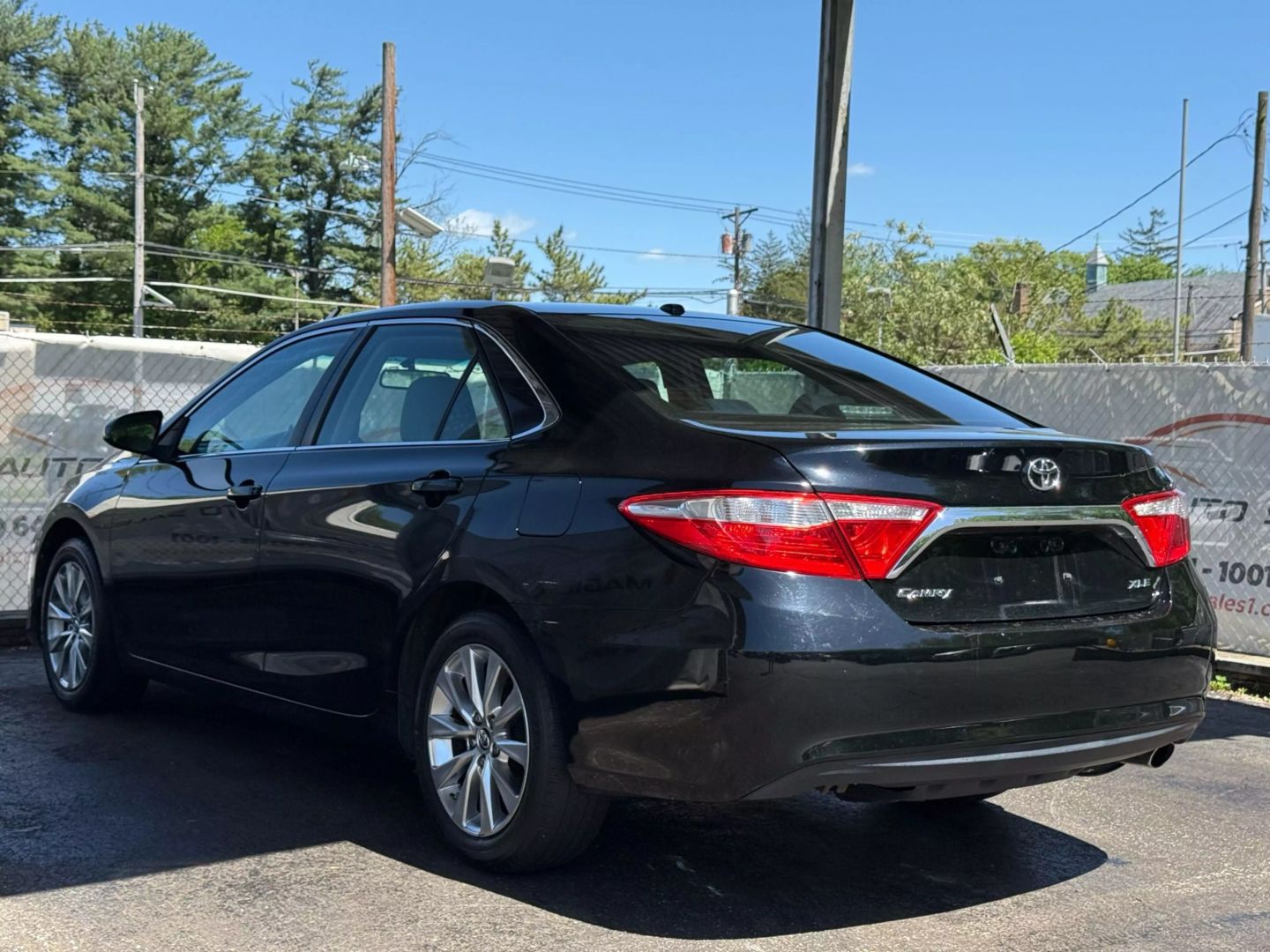 2016 Toyota Camry - Image 9